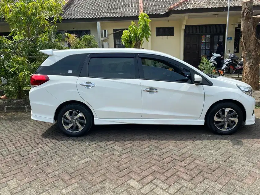 Mobilio 1.5 type E / CVT Tahun 2019