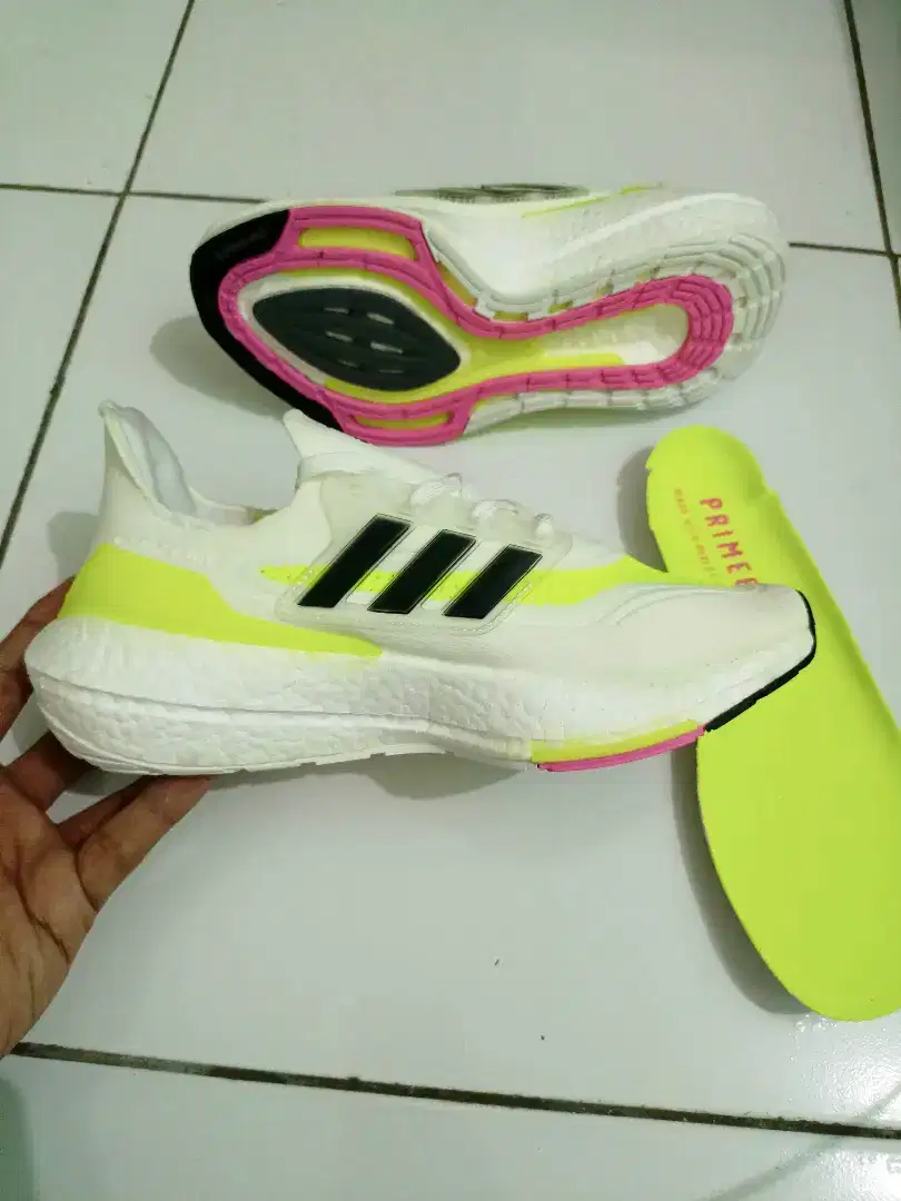 Sepatu Lari Adidas Ultraboost 21 uk 36