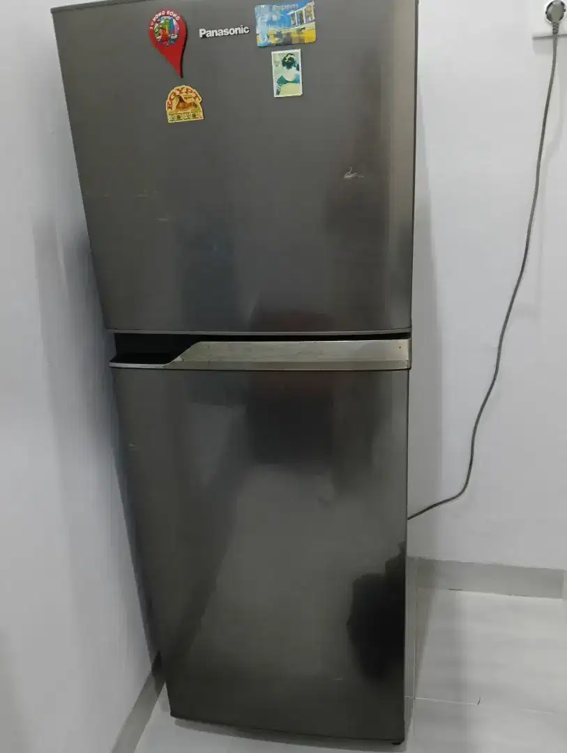 Dijual kulkas 2 pintu merk panasonic