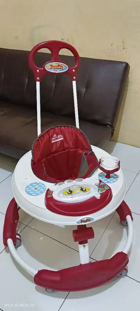 Baby Walker family -  (untuk bayi 6+ bulan latihan berjalan)