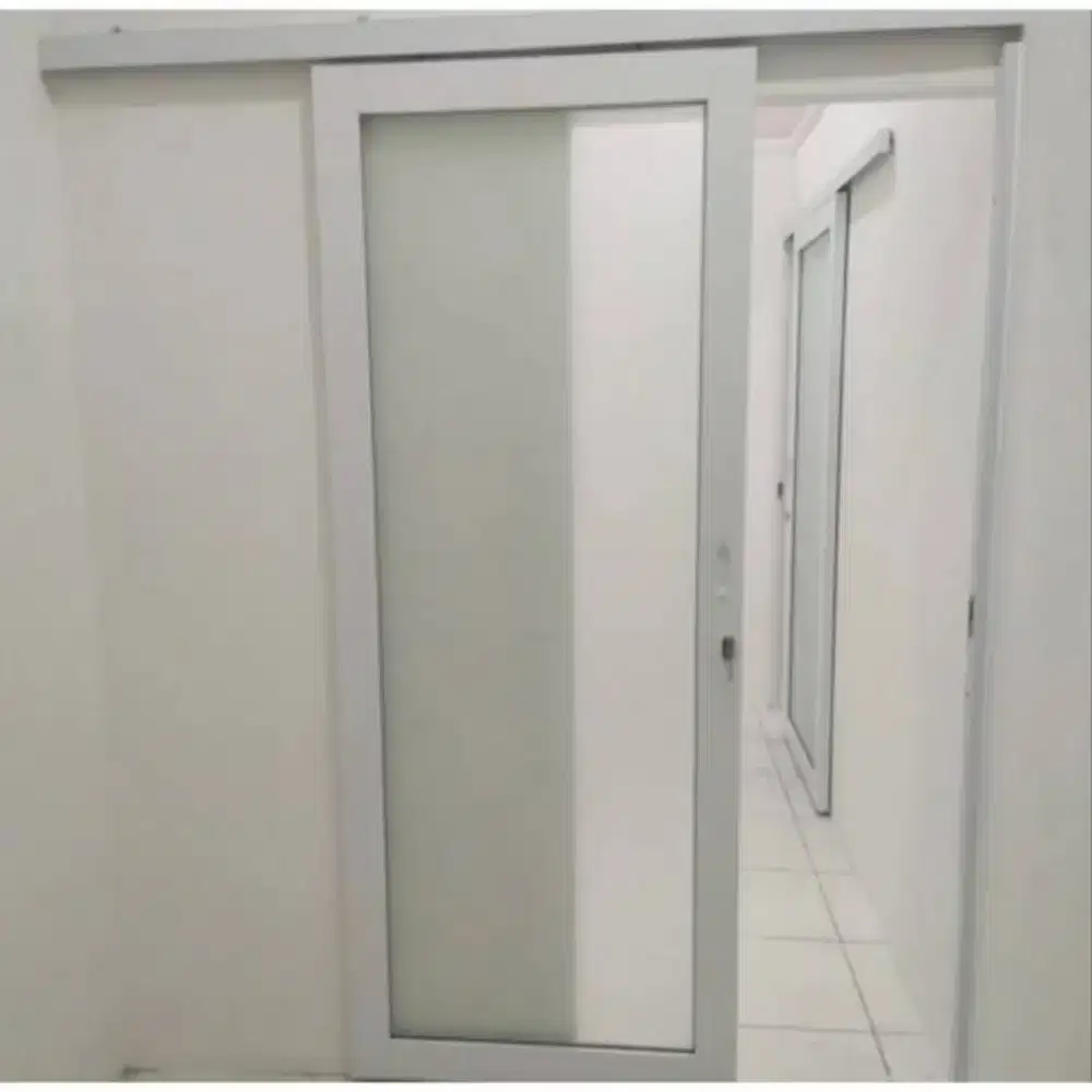 Kusen aluminium Dan kaca partisi