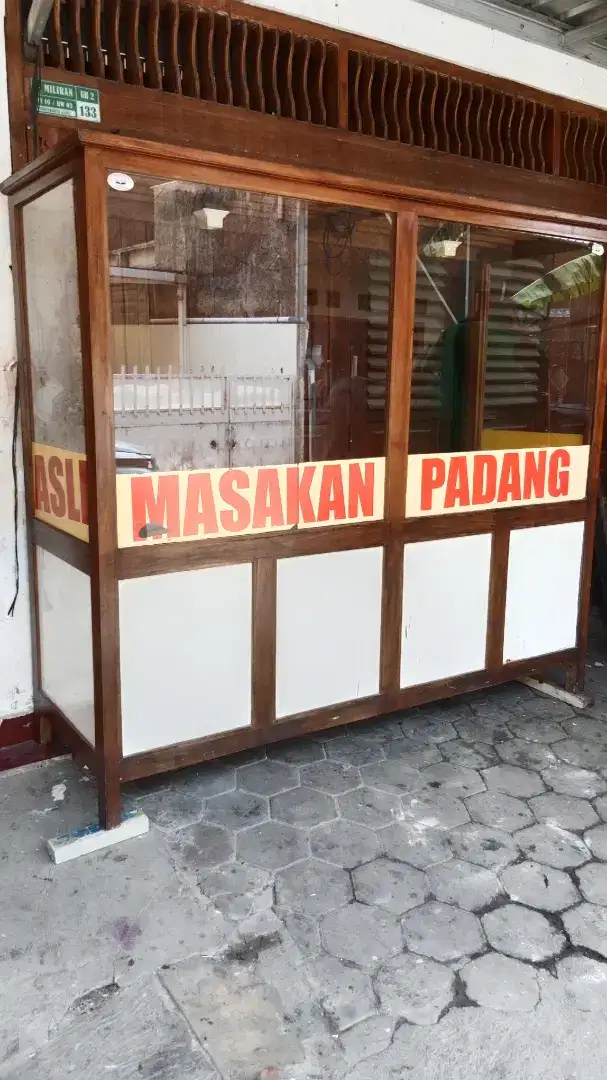 Etalase gerobak warung makan padang