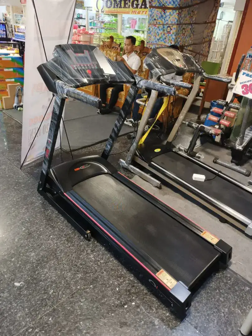 Treadmill elektrik jumbo bisa nanjak bergaransi