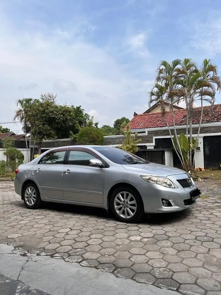 Toyota Corolla Altis 2.0 V-AT (2010) Silver