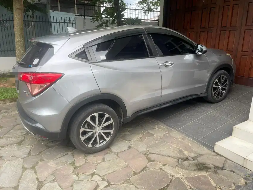 Dijual HONDA HRV 2016 E/1.5 JBL Spec Edition