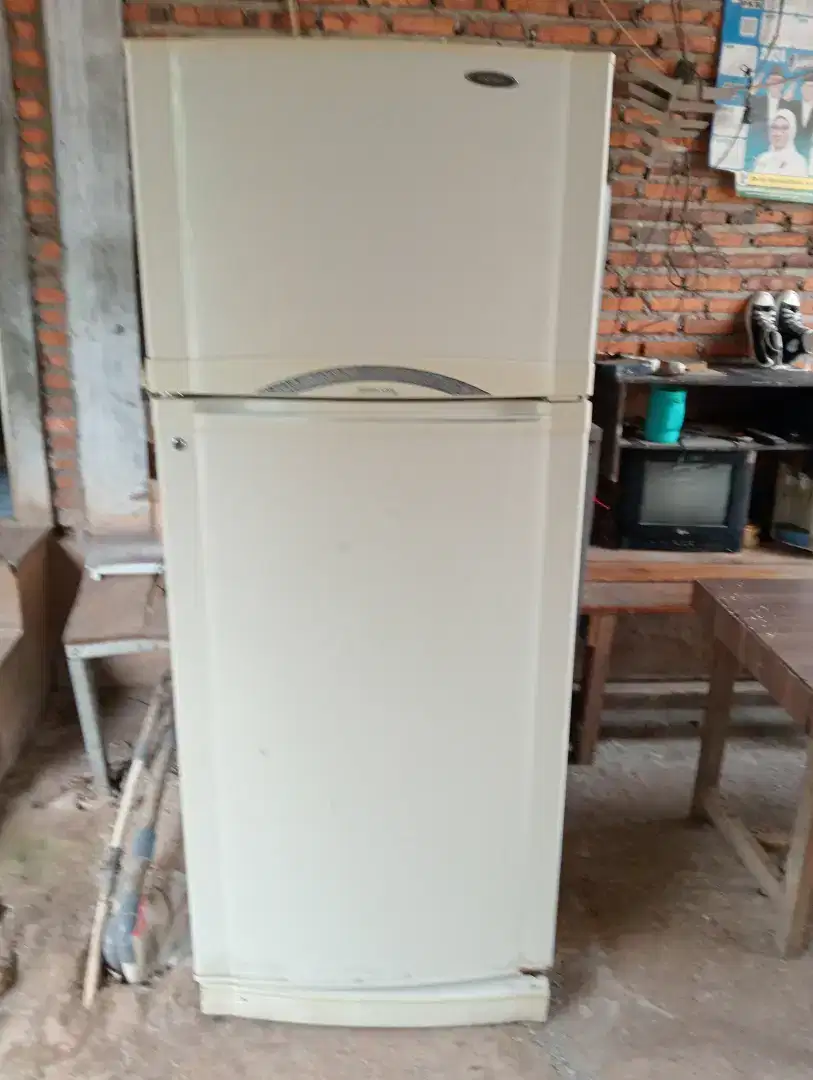 Kulkas 2 pintu merk Goldstart