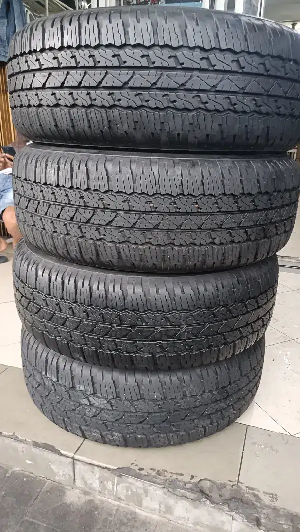 Jual ban Bridgestone A/T 265/65/17 THN 2024