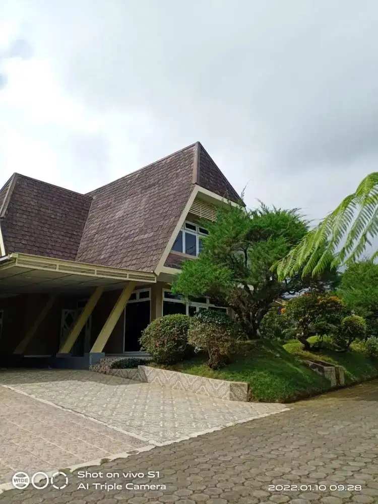 Jual villa murah plus isi rumah LT 680m, di puncak