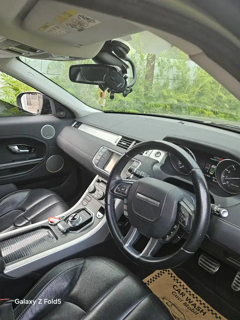 Land rover evoque thn 2013 bodi mobil dan interior 85%mulus