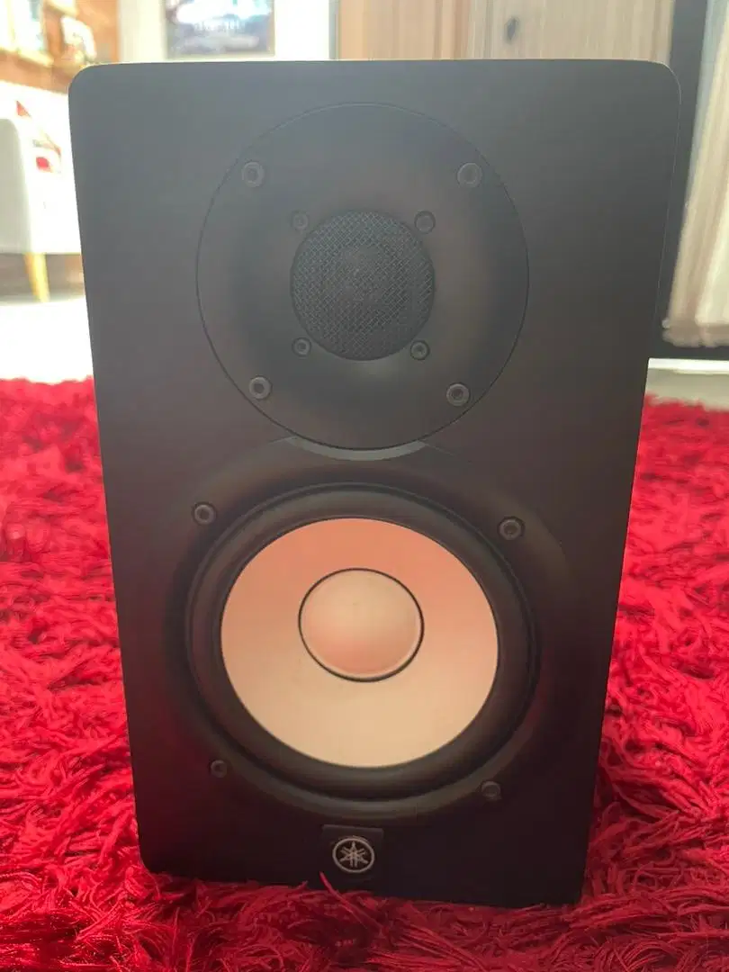 Speaker studio Yamaha HS5 1 unit