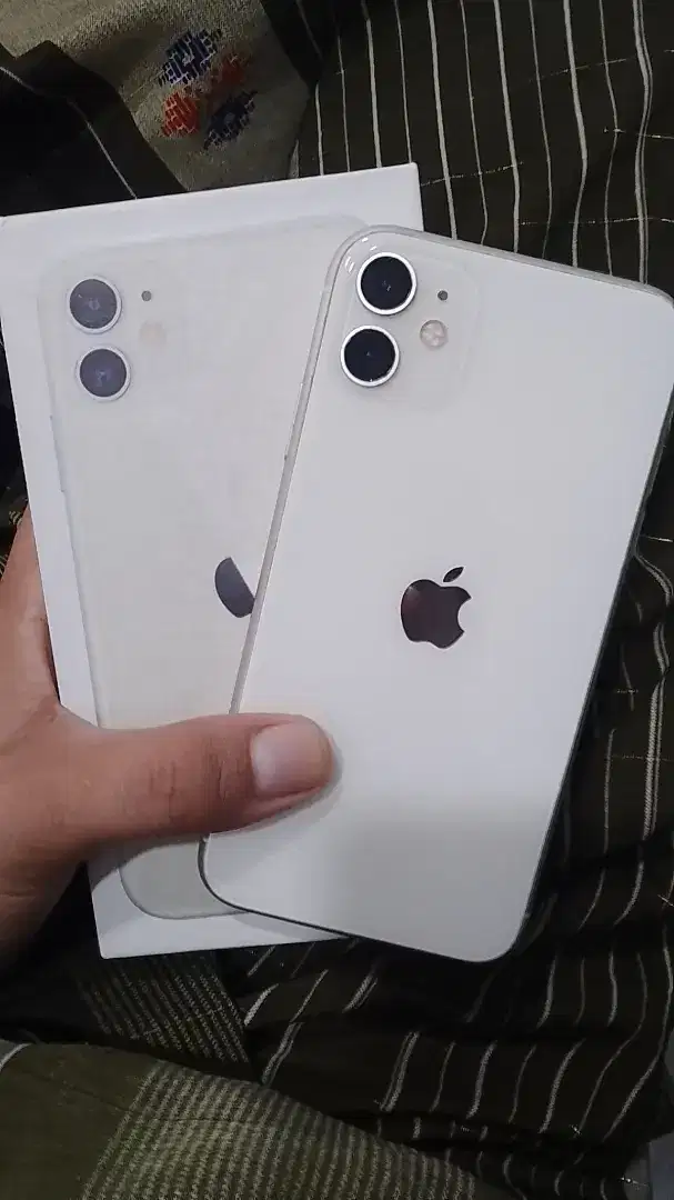 IPHONE 11 WHITE LENGKAP