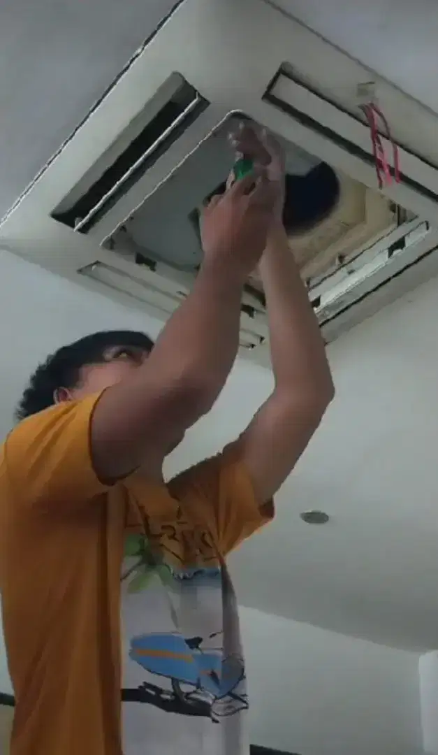 Service AC bongkar pasang ac isi freon dan elektronik lain