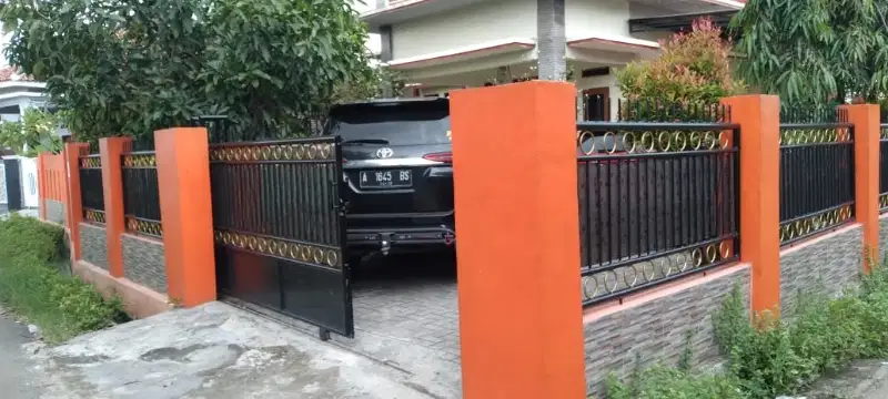 rumah mewah halaman luas deket pasar lama