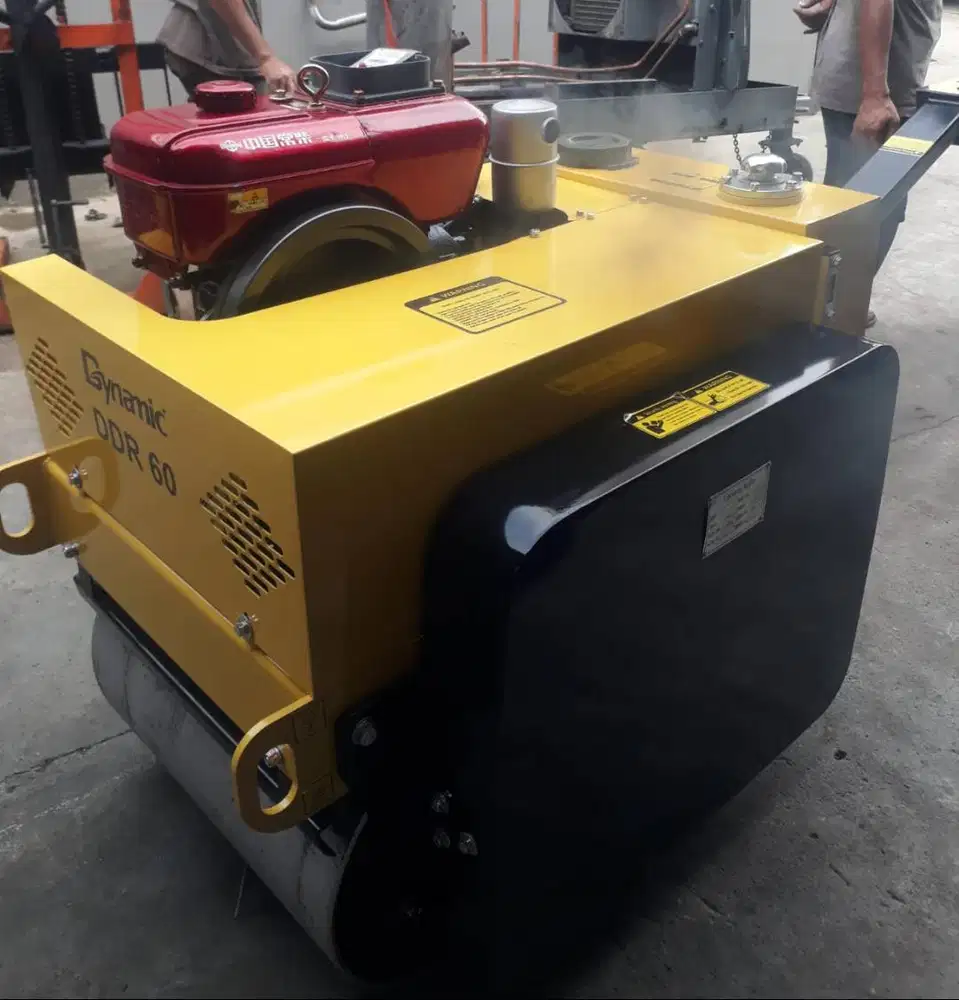 Baby Roller / Vibro Roller Kapasitas 1-2 Ton Pemadat Aspal / Tanah