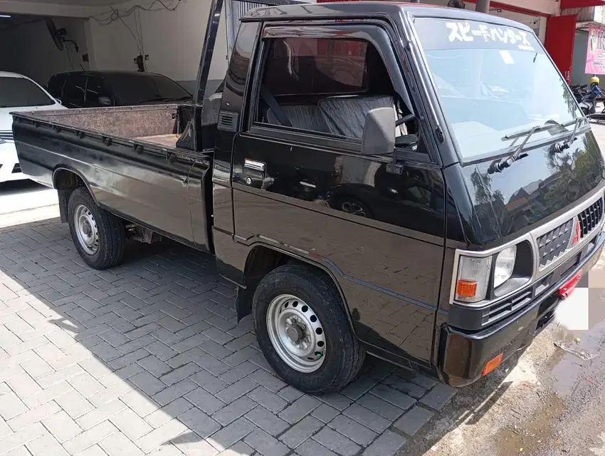 mitsubishi L300 pick up 2.5 hitam manual solat 2021 lokasi surabaya