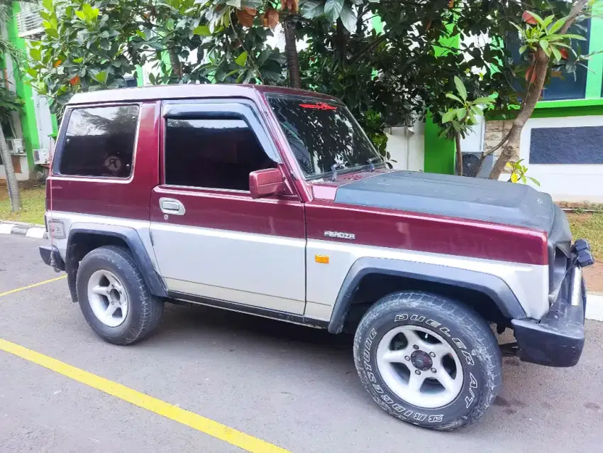 Dijual mobil jeep Feroza
Body mulus
Mesih halus
Pajak Bekasi