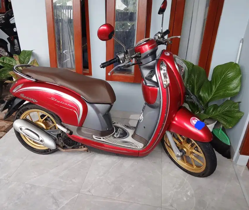 DIJUAL MOTOR SCOOPY MERAH TH 2017