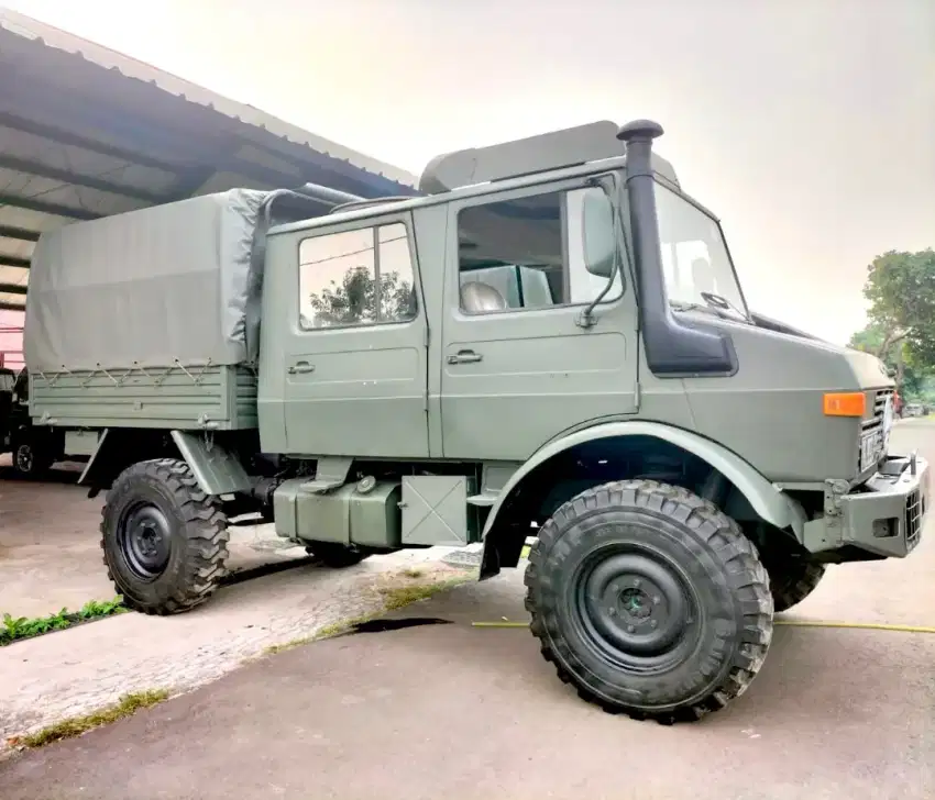 Mercedes Benz UNIMOG L1300 tahun 1995