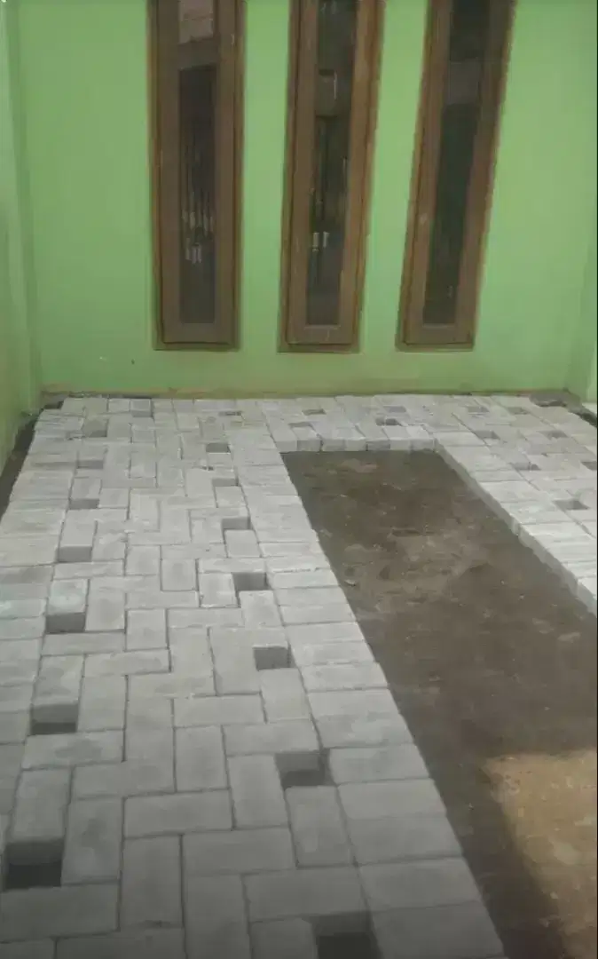 Pasang paving plus bahan maupun jasa