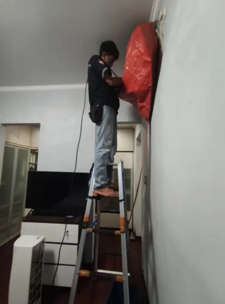 Service AC dan bongkar pasang AC