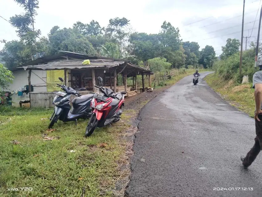 Tanah datar nempel jalan kabupaten view pegunungan gunung salak Endah