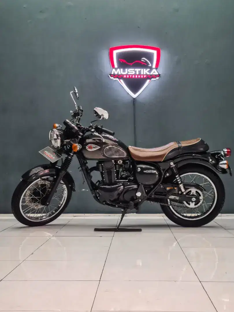 Perfect Condition!!Kawasaki W250 SE 2019 Plat Baru Cetak Mulus-Mustika