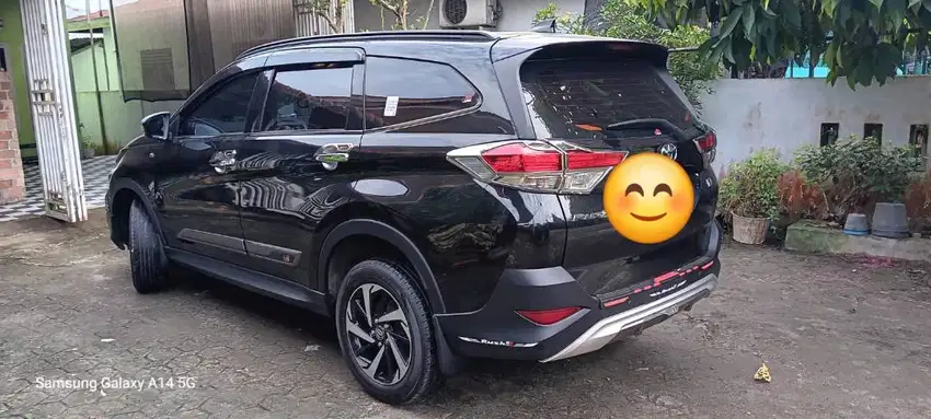 Toyota Rush GR Matic Hitam