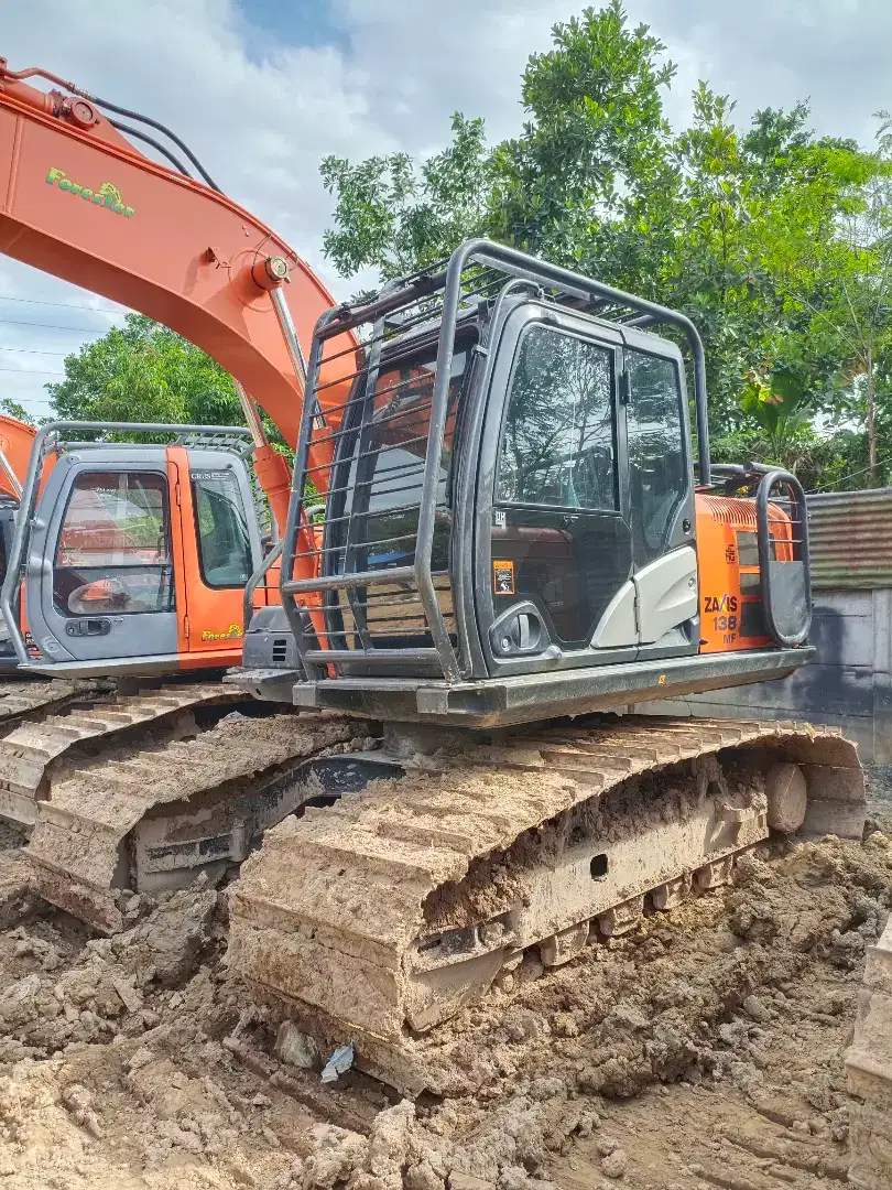 Dijual 1 unit excavator zx 138 tahun 2022