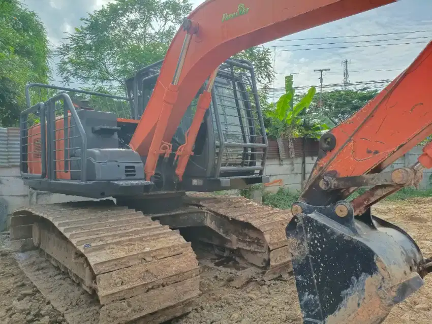 Dijual 1 unit excavator zx 110 tahun 2020