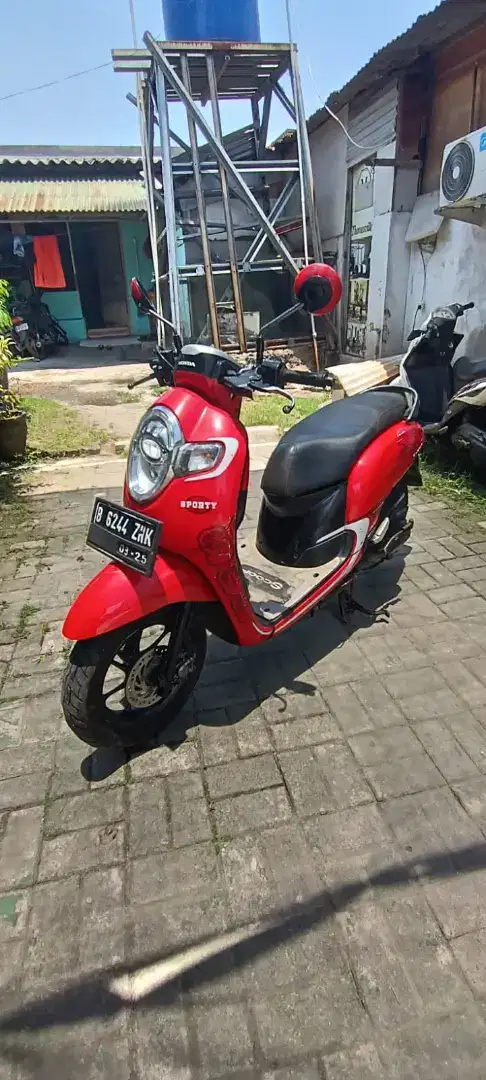 Di jual scoopy sporty 2017 istimewa