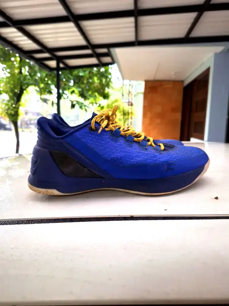 Under Armour Curry 3