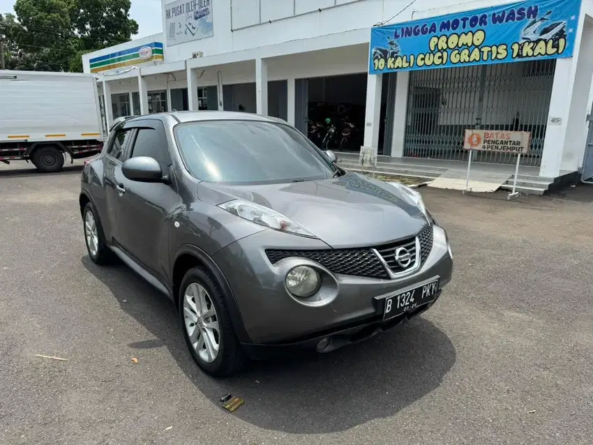 NISSAN JUKE RX AT TAHUN 2011 interior Black Edition