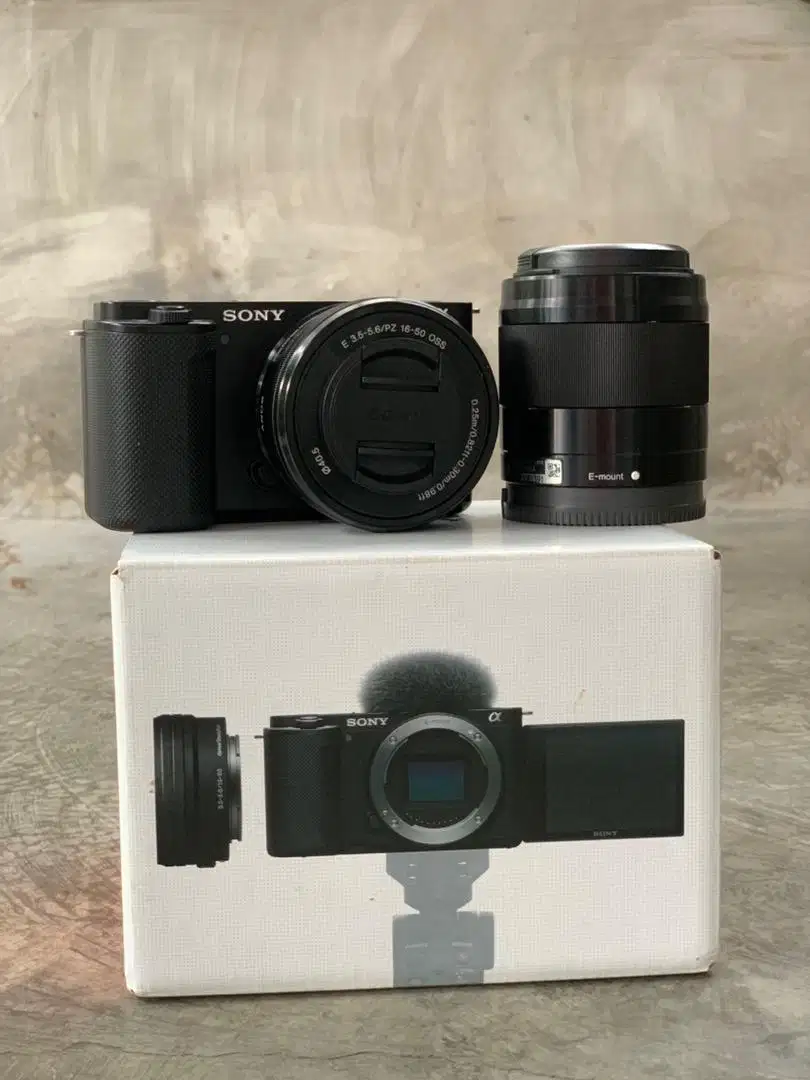 Sony ZV-E10 kit 16-50mm + Lensa 50mm f/1.8 Like NEW Garansi Masih On