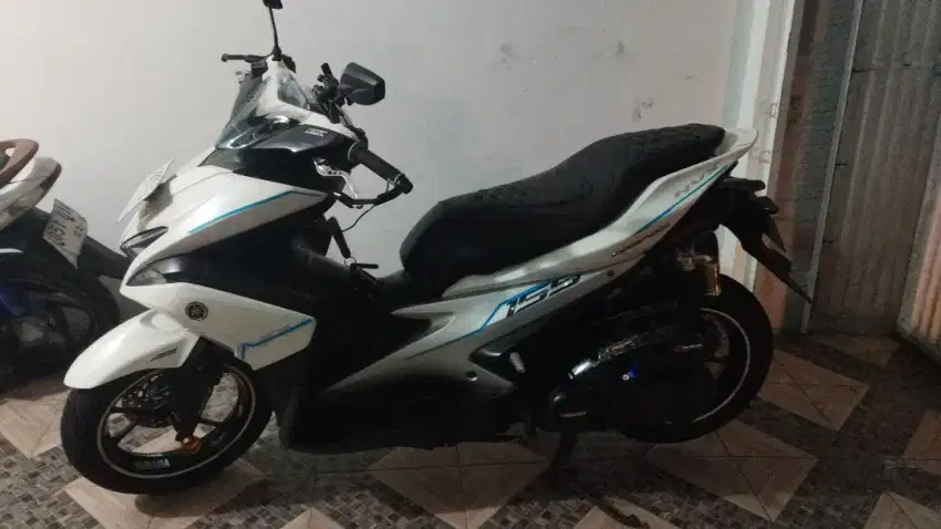 Jual yamaha Aerox 2017 keyless ABS warna putih