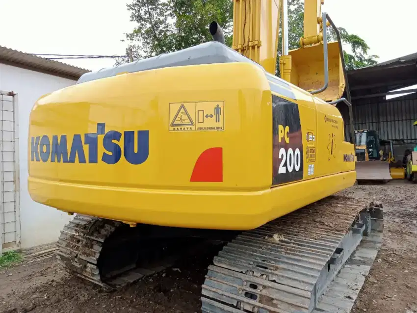 JUAL EXCAVATOR 2016 ALAT BERAT KOMATSU PC200-8MO