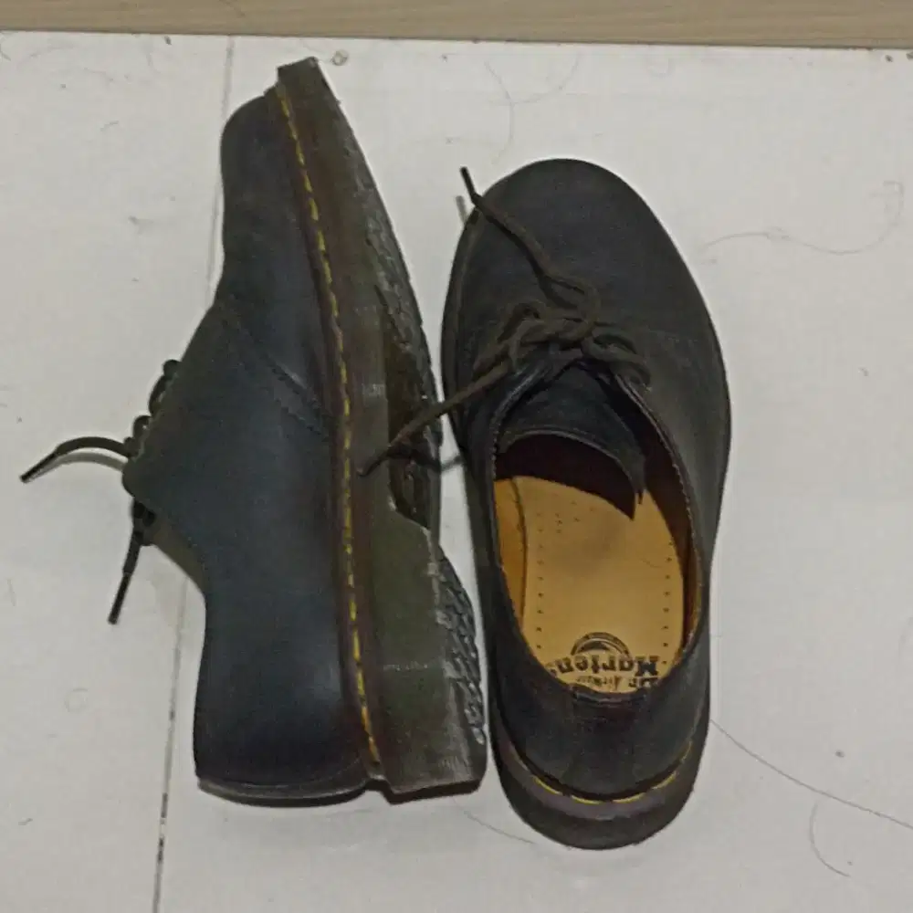 Jual sepatu dr martens original second sale