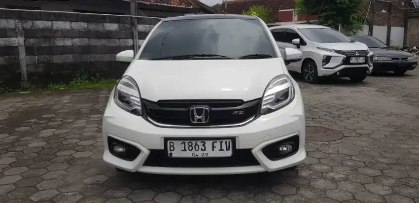 Honda Brio RS 2018 Matic Putih agya ayla kredit dp murah garansi