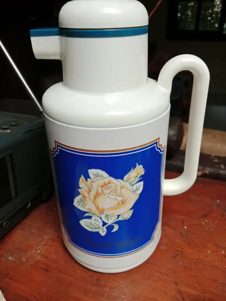 For Sale Termos dan seset Cangkir ada 5 Pcs