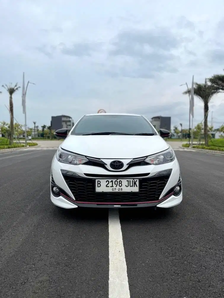 tdp 15 jt Toyota Yaris S TRD 7 airbag thn 2018 putih