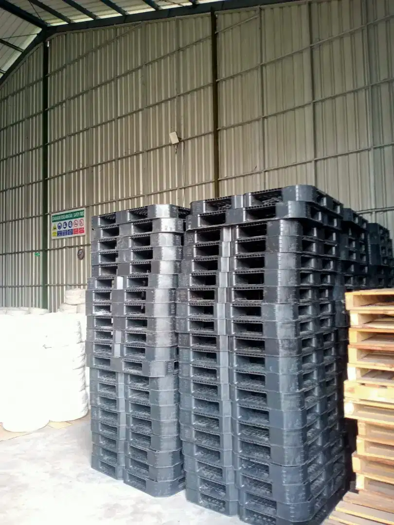 Distributor pallet bekas murah palet plastik baru bagus tebal