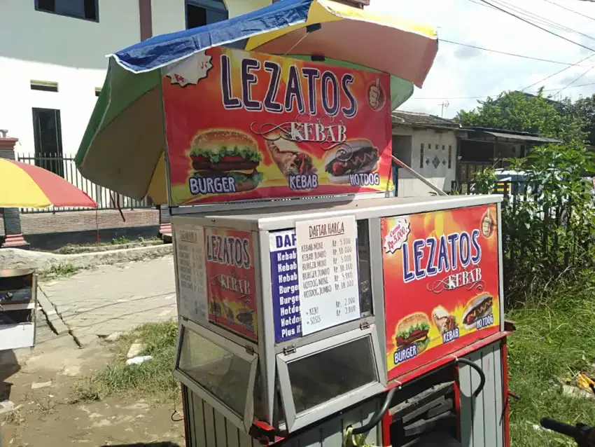 Gerobak motor bekas jualan kebab