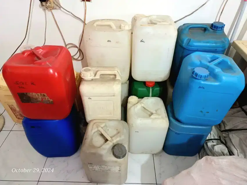 Derigen jerigen bekas bersih siap pakai