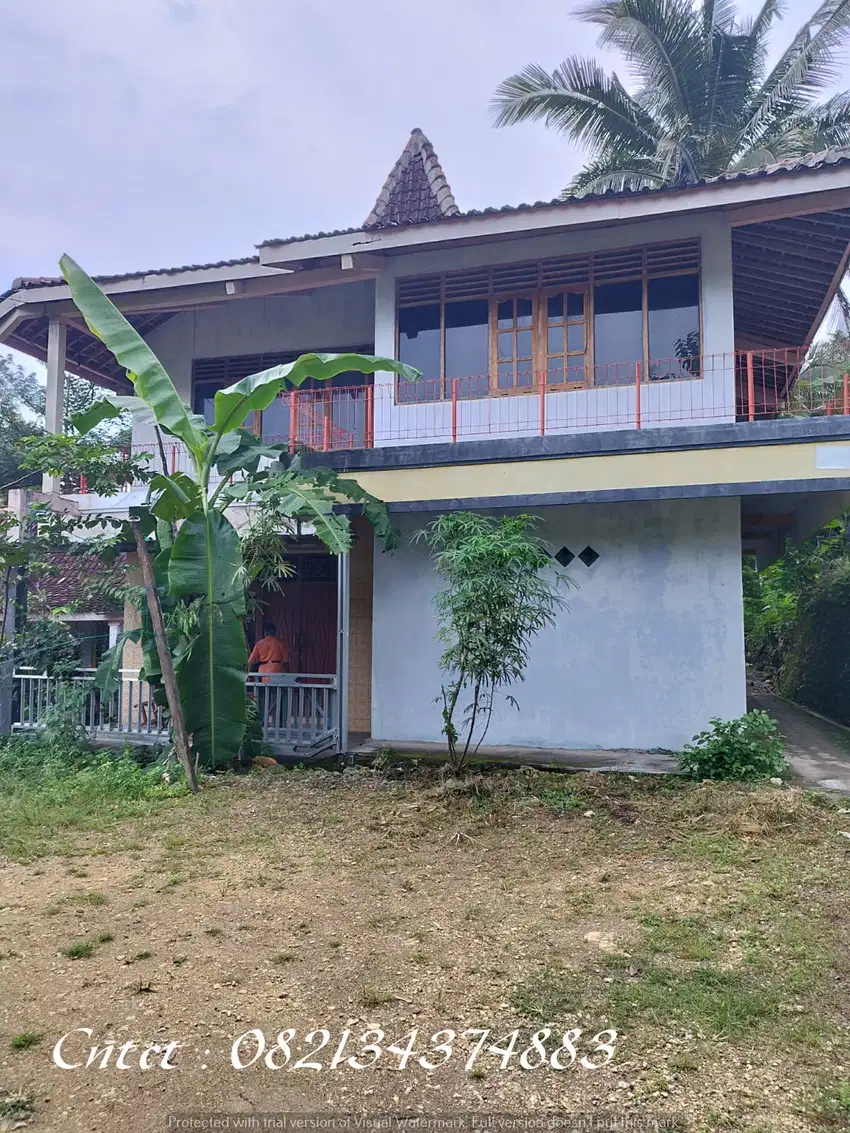 Rumah 2 lantai dijual dekat pantai Parangtritis, Lt 240m2