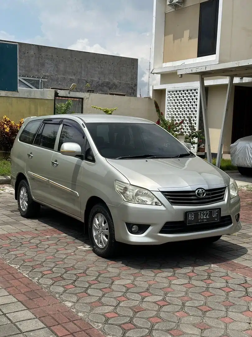 Innova Full set 2012 Km 130rban