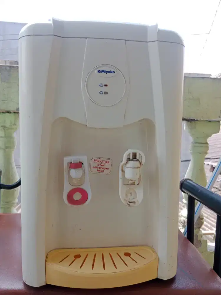 Dispenser merek Miyako di jual cepat.