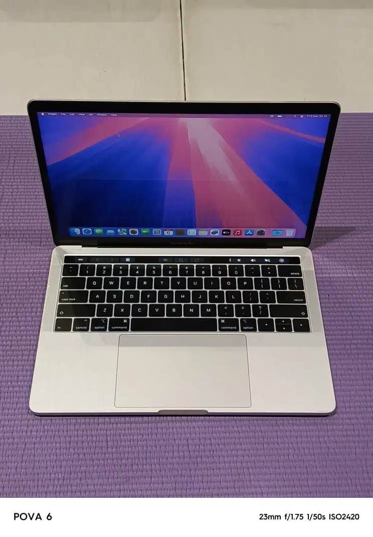 Macbook Pro 13” 2018 Corei5 16GB 512Gb like new mulus Cycle count 28