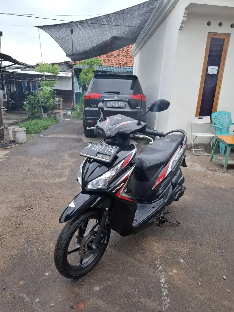 Bissmillah dijual motor Honda Vario Agnes 110cc 2015