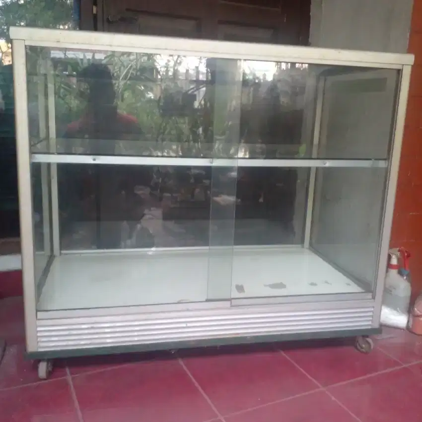 *Dijual Etalase Kaca Alumunium*