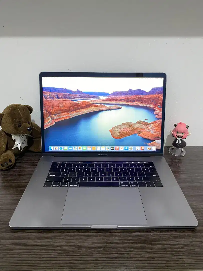 Macbook Pro 2019 15 inch Core i9 Ram 32GB SSD 500GB VGA Radeon Pro 4GB