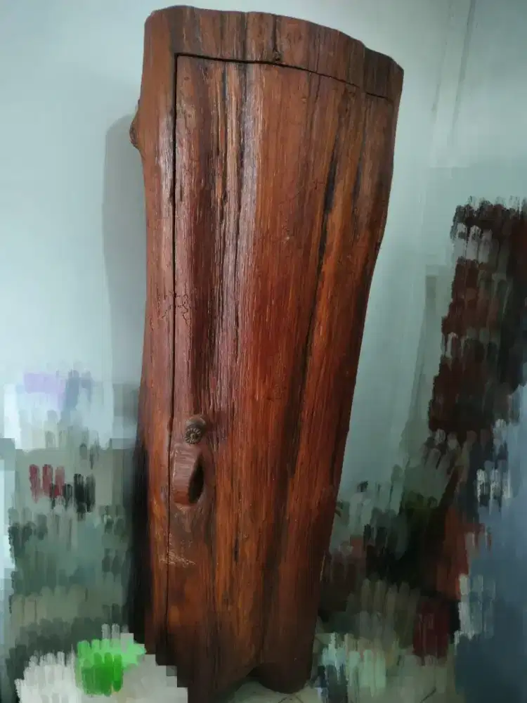 Lemari Antik Pohon Jati